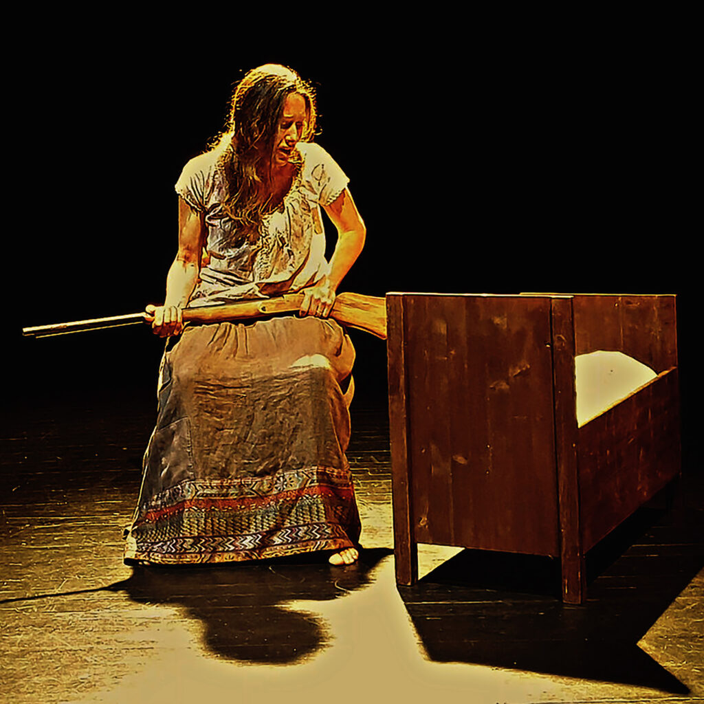 Emma Picard-04c-©emh